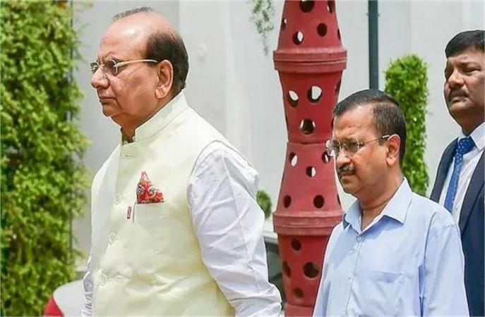 Delhi L-G Saxena (L) and CM Kejriwal (R) Delhi LG AAP Kejriwal