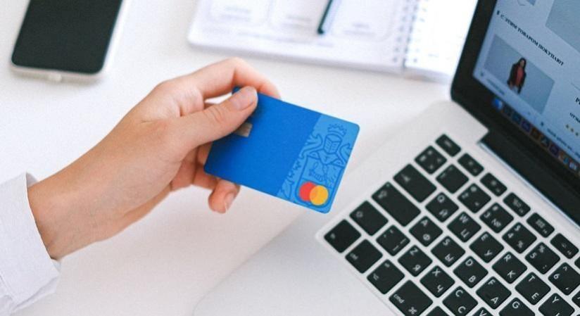 5 ways to stay safe from financial frauds during year-end sales. 5 ways to stay safe from financial frauds during year-end sales.