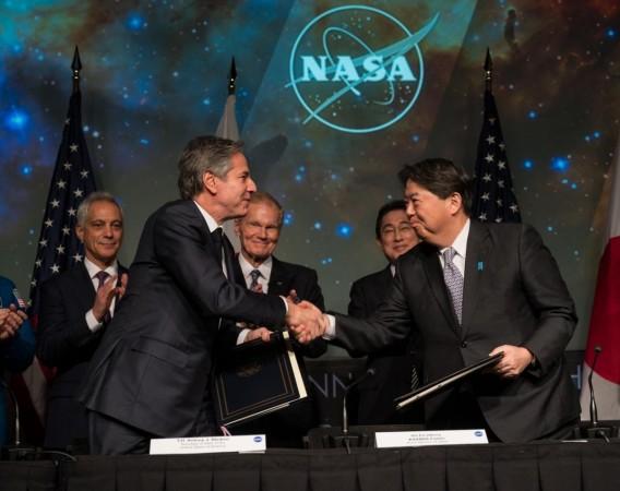 US, Japan sign pact at NASA HQ to explore deep space US, Japan sign pact at NASA HQ to explore deep space