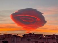 lenticular cloud