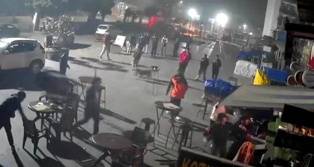 Miscreants vandalise Noida restaurant, beat up owners Miscreants vandalise Noida restaurant, beat up owners