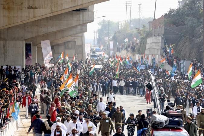 Congress may curtail Rahul Gandhi's foot march during Yatra in J& here ...