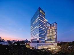 Shangri-La Bengaluru Shangri-La Bengaluru