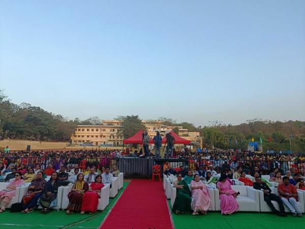 Sri Sri Awards for Education 2023 in Bengaluru Sri Sri Awards for Education 2023