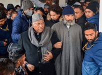 Rahul Gandhi wearing Kashmiri Pheran