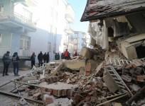ISTANBUL, Jan. 25, 2020 (Xinhua) -- Rescuers work on the site after an earthquake in the province of Elazig, Turkey, Jan. 25, 2020.(File photo)