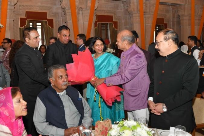 Prem Bhandari presenting to Arti Ahuja, who is seen standing next to Addl DGP vigilance Rajasthan Biju Joseph, IPS, and Rahul Barath, senior IPS officer. Prem Bhandari presenting to Arti Ahuja