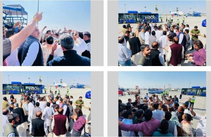 Delhi Police stop Pawan Khera from boarding Raipur flight Delhi Police stop Pawan Khera from boarding Raipur flight