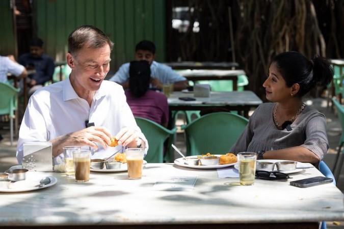 The Chancellor Jeremy Hunt is interviewed by social media influencer Shraddha Jain at Airlines hotel in Bengaluru. Photo by Zara Farrar / HM Treasury The Chancellor Jeremy Hunt is interviewed by social media influencer Shraddha Jain at Airlines hotel in Bengaluru. Photo by Zara Farrar / HM Treasury