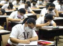 Kolkata: Students write their exam in the examination hall during the first day of ICSE exam 2022 at Calcutta Girls School in Kolkata on Monday, Apr. 25, 2022.