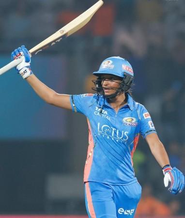 Harmanpreet's 65 powers Mumbai Indians to 207/5 against Gujarat Giants in opener. Harmanpreet's 65 powers Mumbai Indians to 207/5 against Gujarat Giants in opener