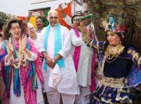 US Secretary of commerce, Ministers attend Holi celebrations at Rajnath's residence