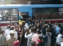 Protesting job aspirants