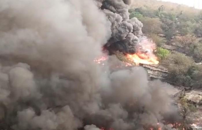 Major fire sweeps Malad slum in Mumbai, no casualties Major fire sweeps Malad slum in Mumbai, no casualties
