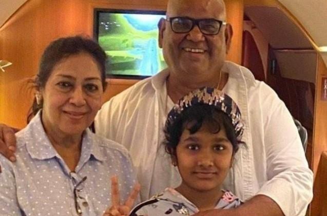 Satish Kaushik with family Satish Kaushik with family