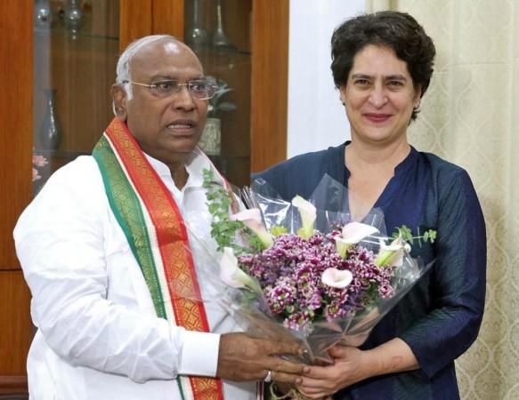 New Delhi: Congress General Secretary Priyanka Gandhi Vadra congratulates Mallikarjun Kharge, on being elected as the new Congress President, in New Delhi on Wednesday, Oct. 19, 2022. New Delhi: Congress General Secretary Priyanka Gandhi Vadra congratulates Mallikarjun Kharge, on being elected as the new Congress President, in New Delhi on Wednesday, Oct. 19, 2022.