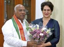 New Delhi: Congress General Secretary Priyanka Gandhi Vadra congratulates Mallikarjun Kharge, on being elected as the new Congress President, in New Delhi on Wednesday, Oct. 19, 2022.
