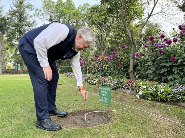 Israel donates drip irrigation system to Children's Park in New Delhi on World Water Day Israel donates drip irrigation system to Children's Park in New Delhi on World Water Day