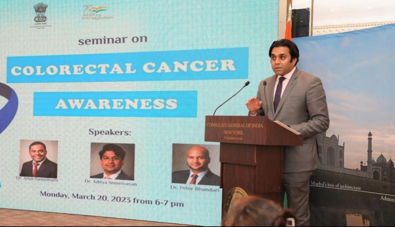 Dr. Ashwin Vasan speaking at the seminar on colon cancer in New York Dr. Ashwin Vasan speaking at the seminar on colon cancer in New York