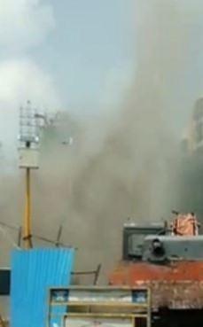 Mumbai's main water pipelines burst, half the city to suffer water cuts Mumbai's main water pipelines burst, half the city to suffer water cuts