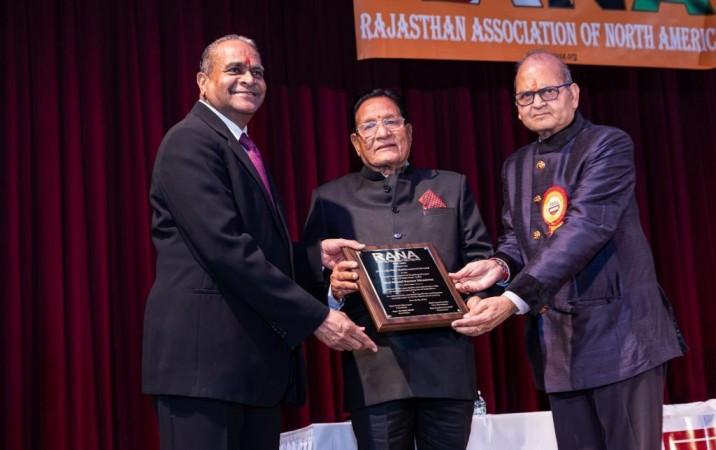KK Mehta (L) and Prem Bhandari (R) honor Minister Shanti Dhariwal (center) at an event in New York KK Mehta (L) and Prem Bhandari (R) honor Minister Shanti Dhariwal (center) at an event in New York