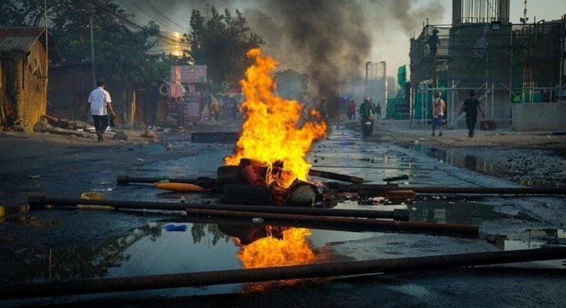 Shops in Bihar's Nalanda looted during violence, 27 arrested Shops in Bihar's Nalanda looted during violence, 27 arrested