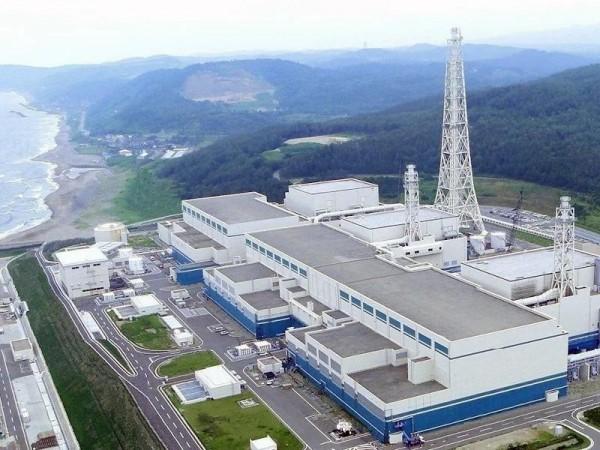 Fire erupts in Japan nuke plant. Fire erupts in Japan nuke plant.