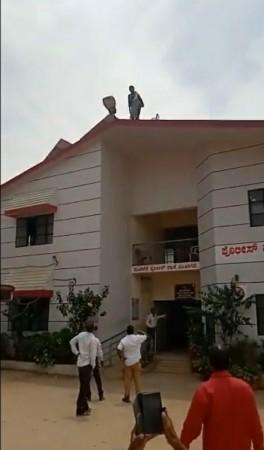 Woman attempts suicide from top of Mudigere police station in K'taka Mudigere