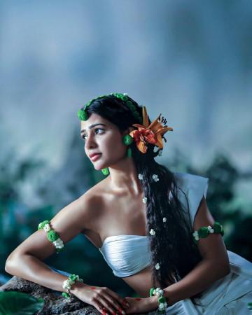 Samantha Ruth Prabhu looks enchantress as Shakuntala