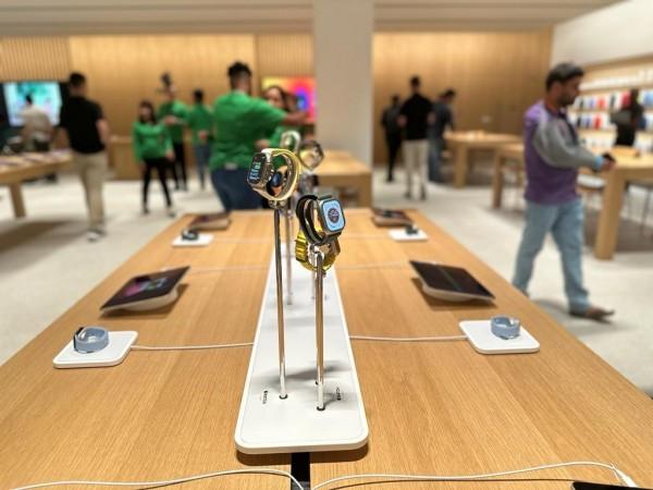 Apple previews Delhi Saket store, Tim Cook to greet 1st customers on Thursday