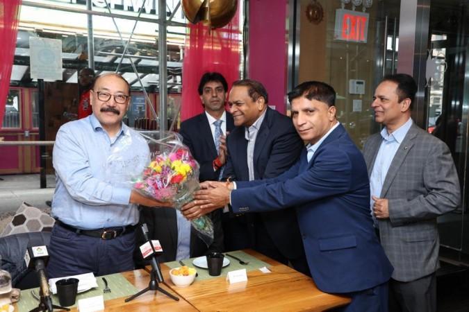 KK Mehta, Harish Thakkar, Capt George Stanley and Ashok Pandey with Harsh Vardhan Shringla KK Mehta, Harish Thakkar, Capt George Stanley and Ashok Pandey