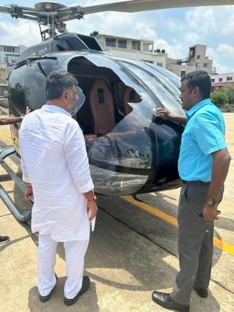 K'taka Cong President Shivakumar's chopper hit by vulture, tragedy averted. K'taka Cong President Shivakumar's chopper hit by vulture, tragedy averted