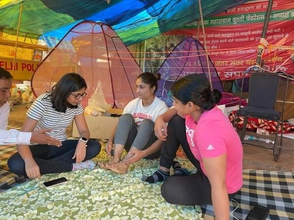 DCW chief visits Jantar Mantar again to meet wrestlers Swati Maliwal