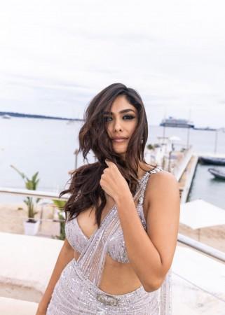 mrunal thakur