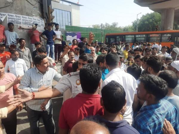 Speeding BMW crushes man to death in Delhi Speeding BMW crushes man to death in Delhi