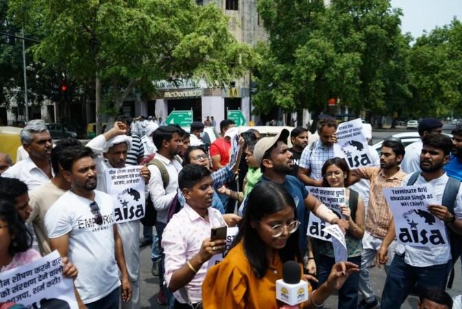 Wrestlers' detention: Student outfits block Janpath road Wrestlers' detention: Student outfits block Janpath road