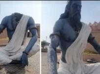 Saptarishi statues