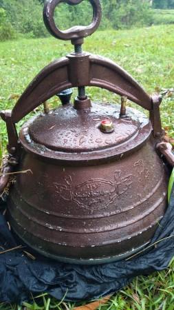 IED planted inside a pressure cooker was recovered by forces in Poonch IED