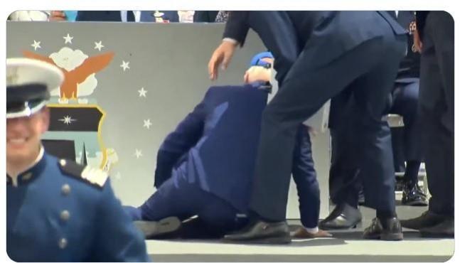 US President Joe Biden falls on ground Biden fall