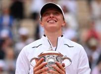 French Open: Swiatek prevails over Muchova in a hard-fought final to win third Roland Garros title.