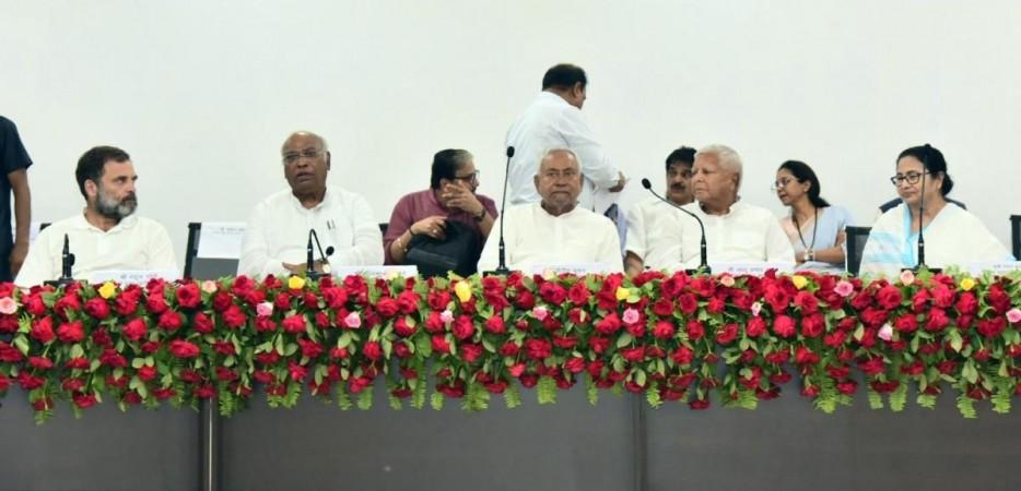 Bihar Chief Minister and Janata Dal (United) leader Nitish Kumar with RJD chief Lalu Prasad, Congress President Mallikarjun Kharge, Congress leader Rahul Gandhi and West Bengal CM Mamata Banerjee and others during the opposition parties' meeting, in Patna, Friday, June 23, 2023. Bihar Chief Minister and Janata Dal (United) leader Nitish Kumar with RJD chief Lalu Prasad, Congress President Mallikarjun Kharge, Congress leader Rahul Gandhi and West Bengal CM Mamata Banerjee and others during the opposition parties' meeting, in Patna