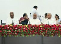 Bihar Chief Minister and Janata Dal (United) leader Nitish Kumar with RJD chief Lalu Prasad, Congress President Mallikarjun Kharge, Congress leader Rahul Gandhi and West Bengal CM Mamata Banerjee and others during the opposition parties' meeting, in Patna