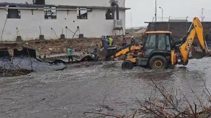 Four Children Killed In Wall Collapse In Gujarat's Halol Four Children Killed In Wall Collapse In Gujarat's Halol