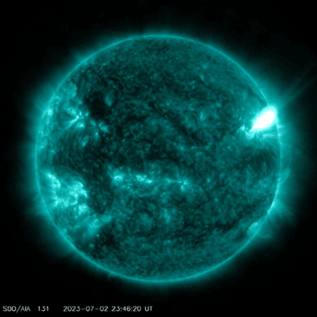 Sun's strong X-class solar flare triggers radio blackouts on Earth ...