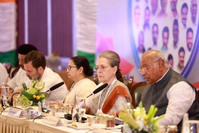 Opposition Meet Underway In B'luru; Cong Hopes To Deliver Strong Message Ahead Of Lok Sabha. Opposition Meet Underway In B'luru; Cong Hopes To Deliver Strong Message Ahead Of Lok Sabha.