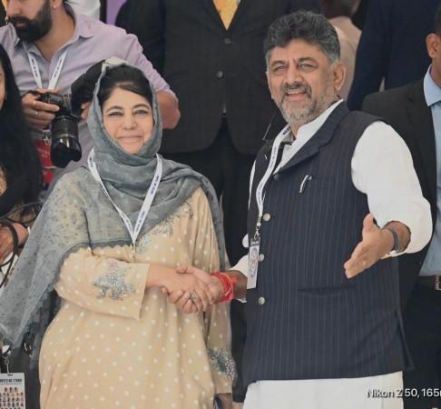 Opposition Meet Ends With 26 Parties Agreeing To Put Up United Fight Against BJP Under 'India' Banner Opposition Meet Ends With 26 Parties Agreeing To Put Up United Fight Against BJP Under 'India' Banner