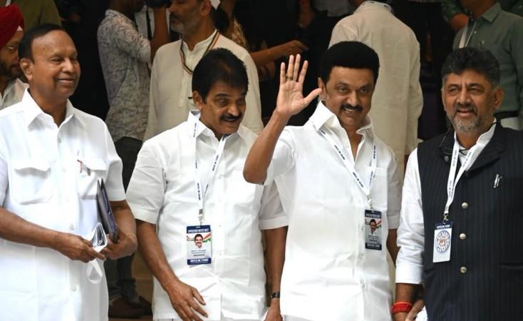 Opposition Meet Ends With 26 Parties Agreeing To Put Up United Fight Against BJP Under 'India' Banner Opposition Meet Ends With 26 Parties Agreeing To Put Up United Fight Against BJP Under 'India' Banner