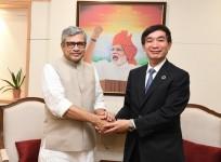 Ashwini Vaishnaw, Minister of Communications, Electronics & IT and Railways, with Masahiko Metoki, Director General of Universal Postal Union (DG UPU)