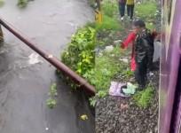 Shocker: Infant slips out of man's arms, washed away in flooded Thane drain