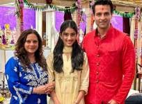 Rohit Roy with wife and daughter
